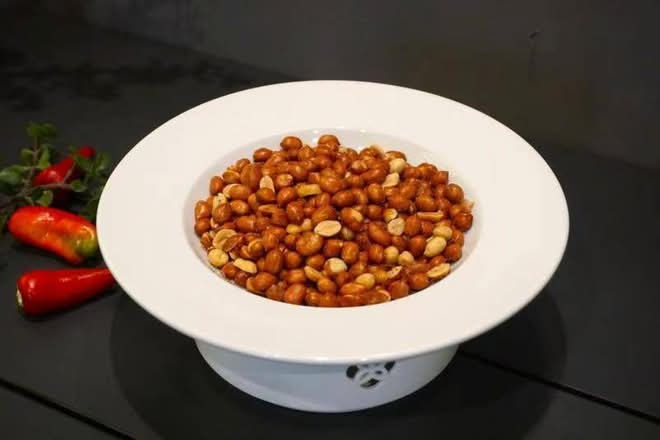 Crispy Peanut Kernels 油酥花生米